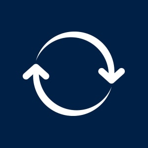 Symbol eines kreisförmigen Pfeils auf blauem Hintergrund.